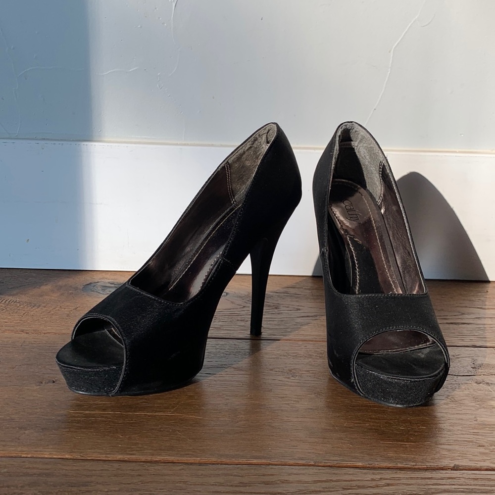 Black Peep toed Heels